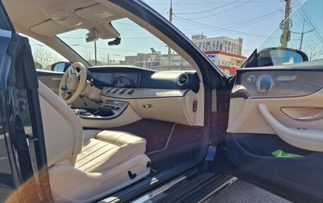 Mercedes-Benz E-Класс, 2019 год, 5 900 000 рублей, 9 фотография