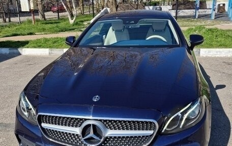 Mercedes-Benz E-Класс, 2019 год, 5 900 000 рублей, 3 фотография