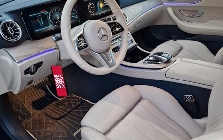 Mercedes-Benz E-Класс, 2019 год, 5 900 000 рублей, 22 фотография