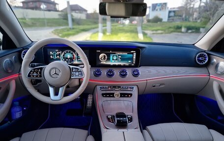 Mercedes-Benz E-Класс, 2019 год, 5 900 000 рублей, 38 фотография