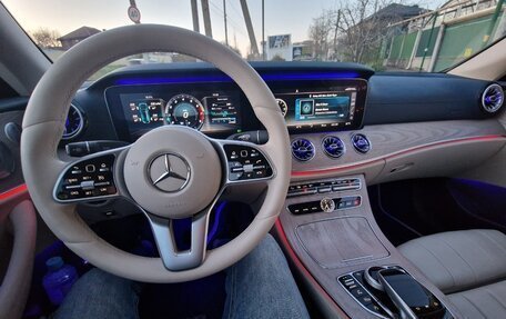 Mercedes-Benz E-Класс, 2019 год, 5 900 000 рублей, 30 фотография