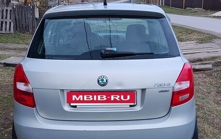 Skoda Fabia II, 2012 год, 650 000 рублей, 3 фотография