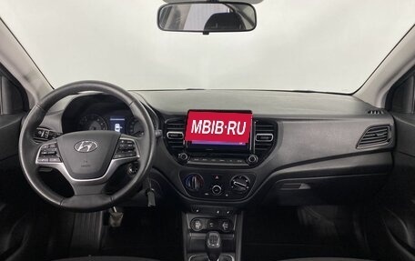 Hyundai Solaris II рестайлинг, 2021 год, 1 690 000 рублей, 8 фотография