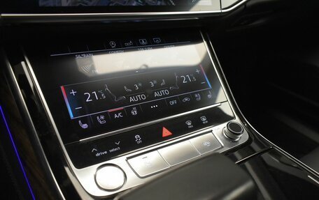 Audi A8, 2018 год, 4 900 000 рублей, 19 фотография