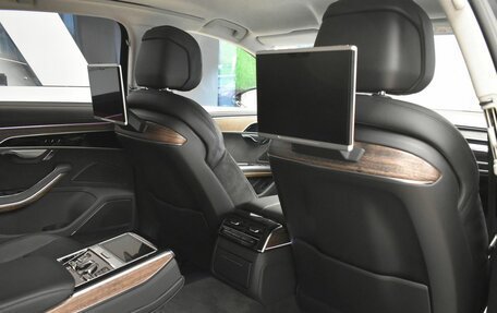 Audi A8, 2018 год, 4 900 000 рублей, 25 фотография