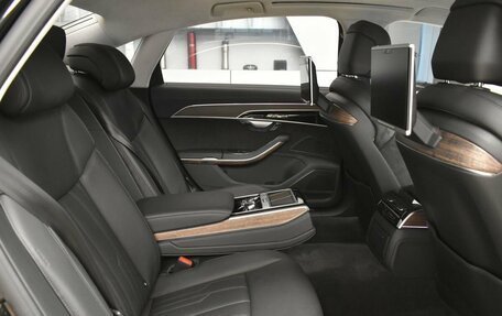 Audi A8, 2018 год, 4 900 000 рублей, 24 фотография