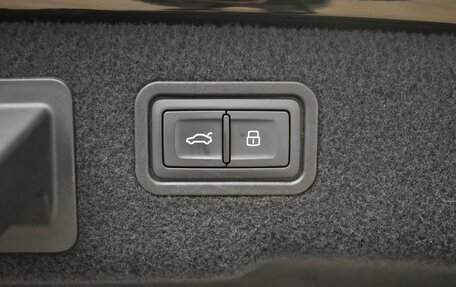 Audi A8, 2018 год, 4 900 000 рублей, 29 фотография