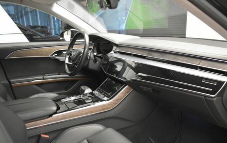 Audi A8, 2018 год, 4 900 000 рублей, 28 фотография