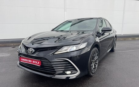 Toyota Camry, 2021 год, 2 850 000 рублей, 1 фотография