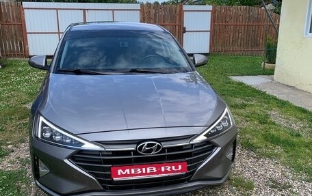 Hyundai Elantra VI рестайлинг, 2020 год, 2 000 000 рублей, 1 фотография