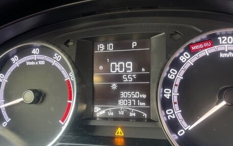 Skoda Rapid I, 2019 год, 900 000 рублей, 10 фотография