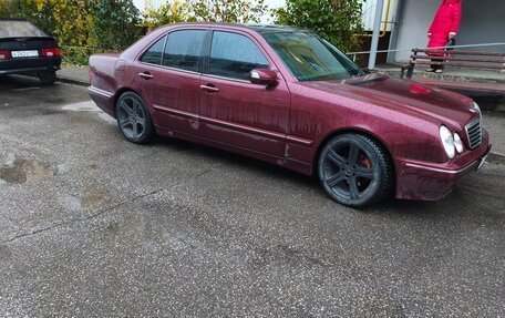 Mercedes-Benz E-Класс, 2000 год, 600 000 рублей, 2 фотография