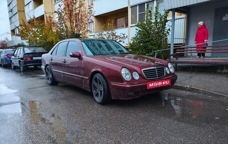 Mercedes-Benz E-Класс, 2000 год, 600 000 рублей, 3 фотография