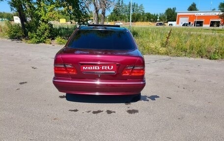 Mercedes-Benz E-Класс, 2000 год, 600 000 рублей, 17 фотография
