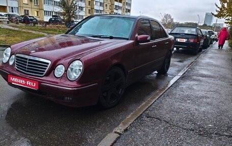 Mercedes-Benz E-Класс, 2000 год, 600 000 рублей, 4 фотография