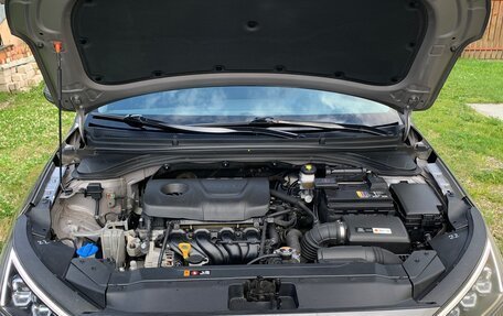 Hyundai Elantra VI рестайлинг, 2020 год, 2 000 000 рублей, 6 фотография