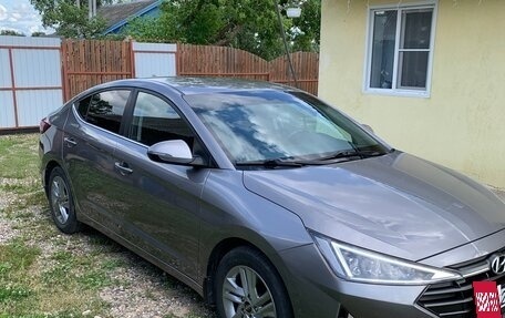 Hyundai Elantra VI рестайлинг, 2020 год, 2 000 000 рублей, 2 фотография