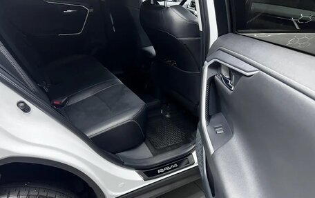 Toyota RAV4, 2021 год, 3 500 000 рублей, 13 фотография