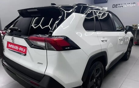 Toyota RAV4, 2021 год, 3 500 000 рублей, 5 фотография