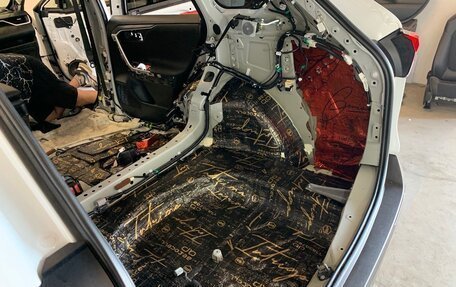 Toyota RAV4, 2021 год, 3 500 000 рублей, 20 фотография