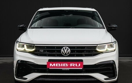 Volkswagen Tiguan II, 2021 год, 3 900 000 рублей, 2 фотография