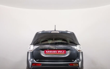Mitsubishi Outlander III рестайлинг 3, 2014 год, 1 399 000 рублей, 6 фотография