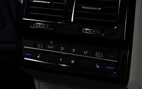 Volkswagen Touareg III, 2019 год, 5 999 000 рублей, 28 фотография