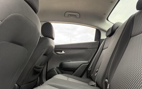 KIA Rio IV, 2018 год, 1 300 000 рублей, 10 фотография