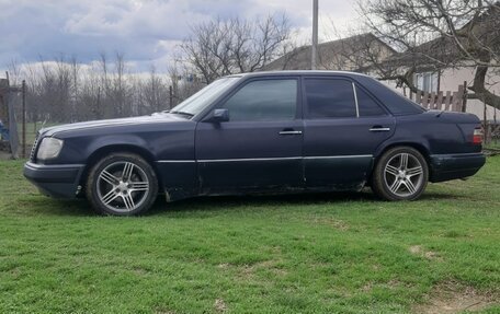 Mercedes-Benz E-Класс, 1995 год, 245 000 рублей, 2 фотография