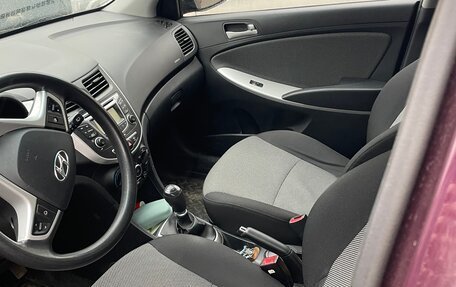 Hyundai Solaris II рестайлинг, 2011 год, 620 000 рублей, 10 фотография