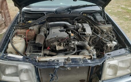 Mercedes-Benz E-Класс, 1995 год, 245 000 рублей, 5 фотография