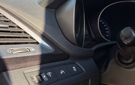 Hyundai Santa Fe III рестайлинг, 2013 год, 1 600 000 рублей, 17 фотография