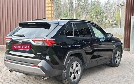 Toyota RAV4, 2020 год, 3 570 000 рублей, 3 фотография