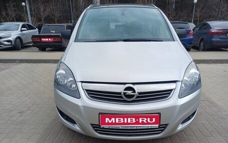 Opel Zafira B, 2013 год, 900 000 рублей, 1 фотография