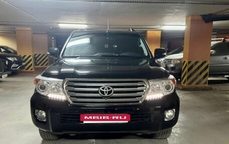 Toyota Land Cruiser 200, 2014 год, 4 550 000 рублей, 7 фотография