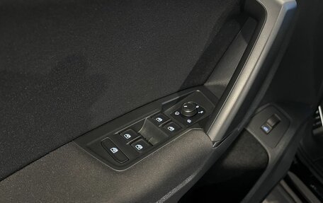 Volkswagen Tiguan II, 2020 год, 3 093 000 рублей, 22 фотография