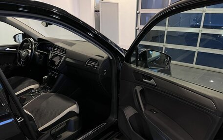 Volkswagen Tiguan II, 2020 год, 3 093 000 рублей, 27 фотография