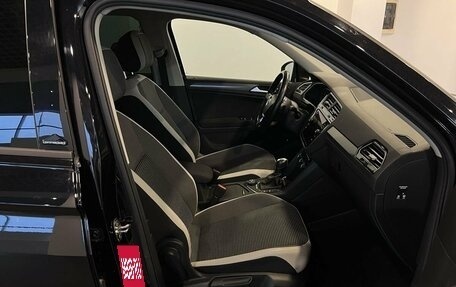 Volkswagen Tiguan II, 2020 год, 3 093 000 рублей, 29 фотография