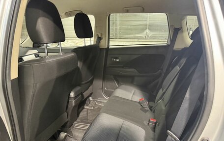 Mitsubishi Outlander III рестайлинг 3, 2018 год, 1 949 800 рублей, 6 фотография