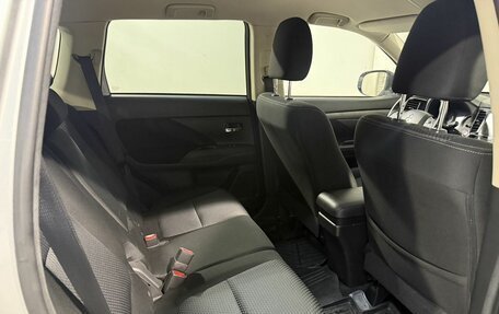 Mitsubishi Outlander III рестайлинг 3, 2018 год, 1 949 800 рублей, 4 фотография