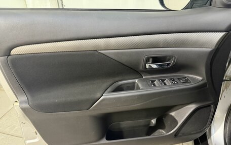 Mitsubishi Outlander III рестайлинг 3, 2018 год, 1 949 800 рублей, 7 фотография