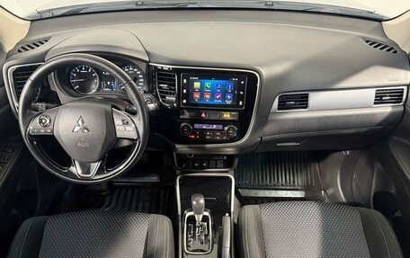 Mitsubishi Outlander III рестайлинг 3, 2018 год, 1 949 800 рублей, 9 фотография