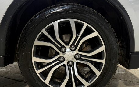 Mitsubishi Outlander III рестайлинг 3, 2018 год, 1 949 800 рублей, 5 фотография