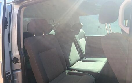 Volkswagen Caravelle T5, 2010 год, 1 590 000 рублей, 7 фотография