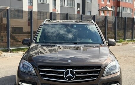 Mercedes-Benz M-Класс, 2012 год, 2 350 000 рублей, 2 фотография