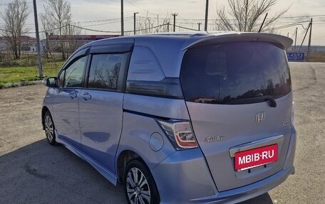 Honda Freed I, 2012 год, 950 000 рублей, 5 фотография