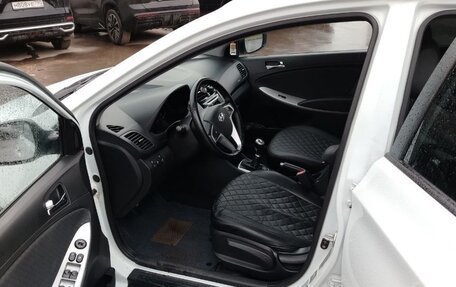 Hyundai Solaris II рестайлинг, 2012 год, 780 000 рублей, 17 фотография