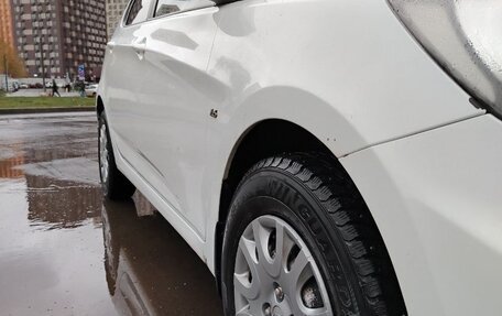 Hyundai Solaris II рестайлинг, 2012 год, 780 000 рублей, 21 фотография