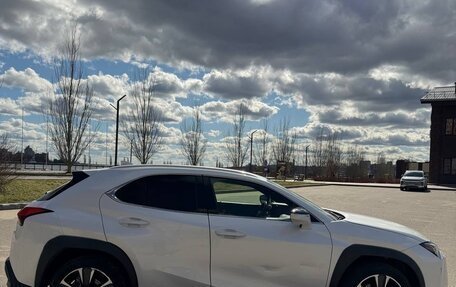 Lexus UX I, 2020 год, 3 230 000 рублей, 6 фотография