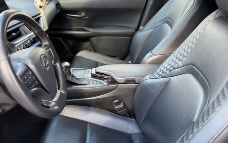 Lexus UX I, 2020 год, 3 230 000 рублей, 9 фотография